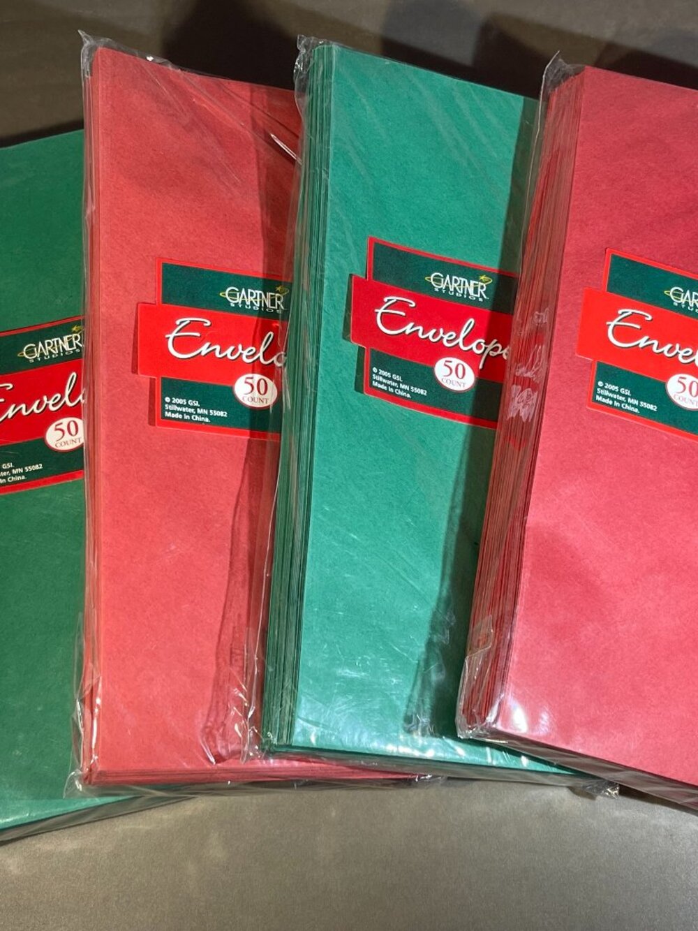 Gartner Studios 4 Packs of 50 (2 Green 2 Red) #10 Envelopes. New (801)